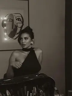 Alma escort in Dubai