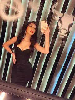 Camellia escort in Dubai