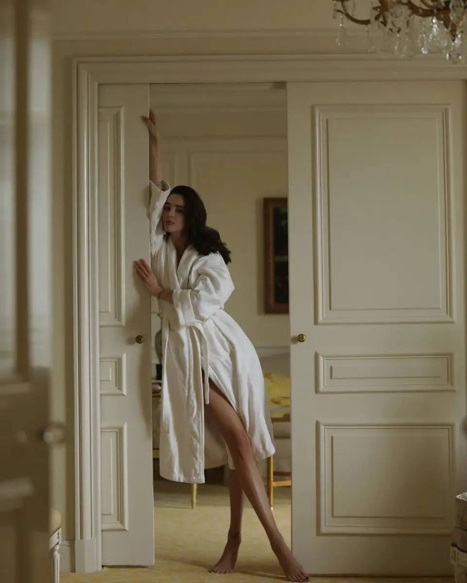 Dammi escort in Dubai