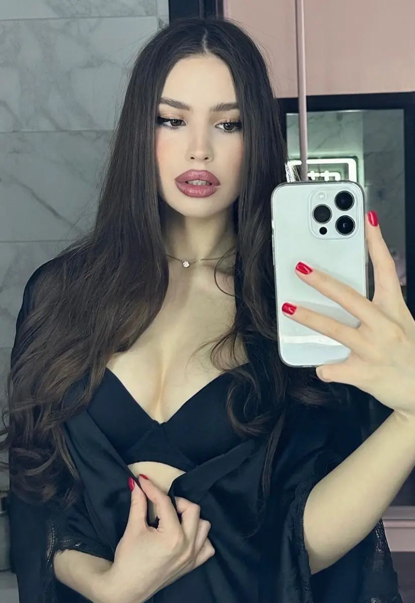 Emma escort in Dubai