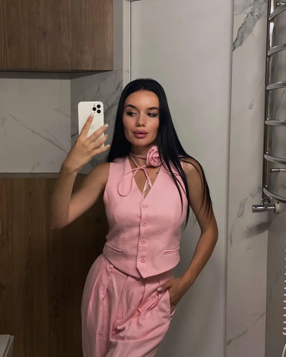 Julia escort in Dubai