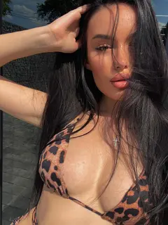 Julia escort in Dubai