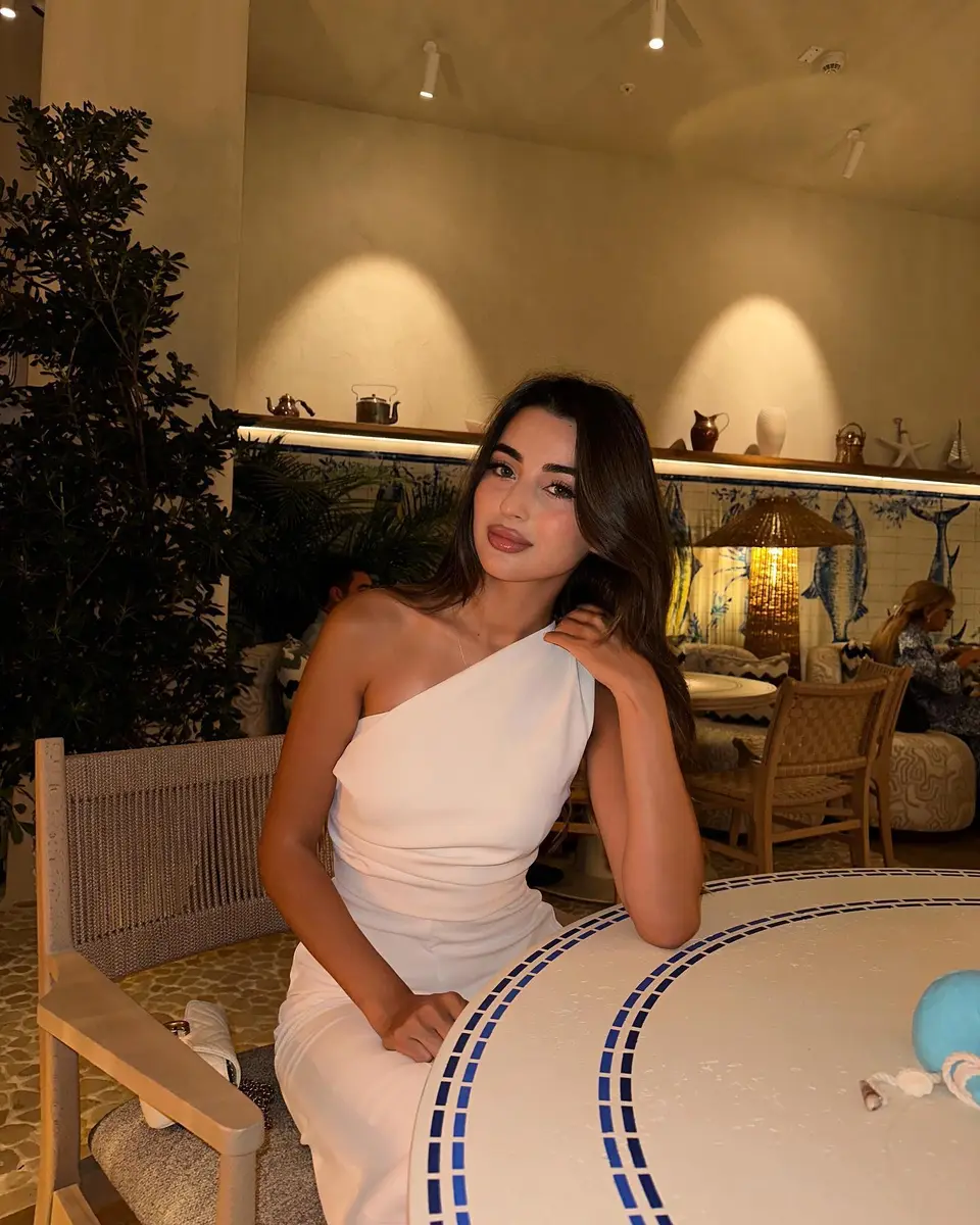 Kantira escort in Dubai