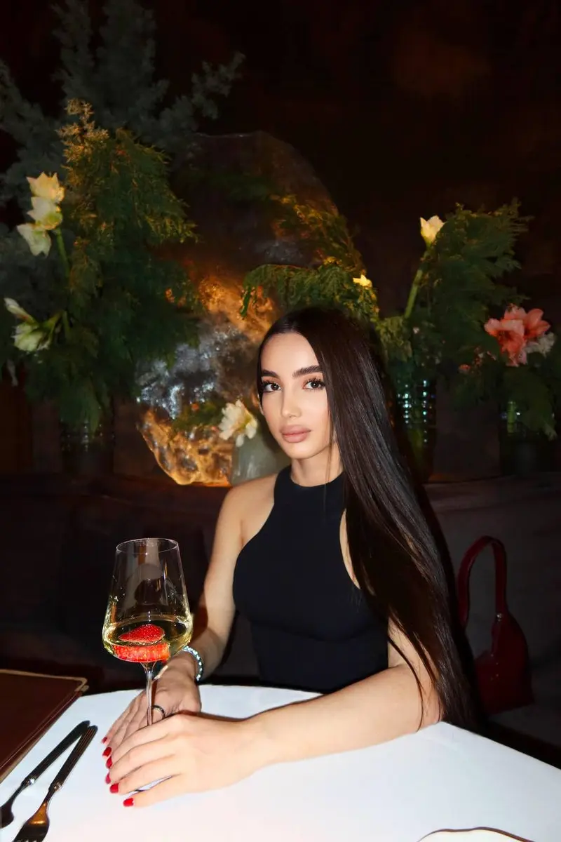 Lily escort in Dubai