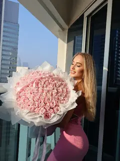 Lira escort in Dubai