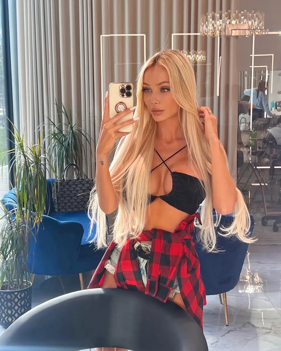 Naomi escort in Dubai