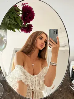 Rosalie escort in Dubai