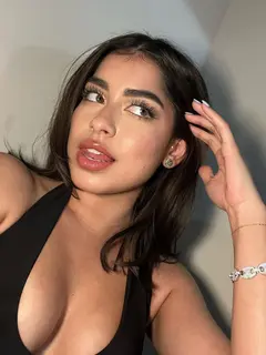 Rose escort in Dubai