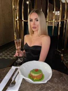 Sandra escort in Dubai