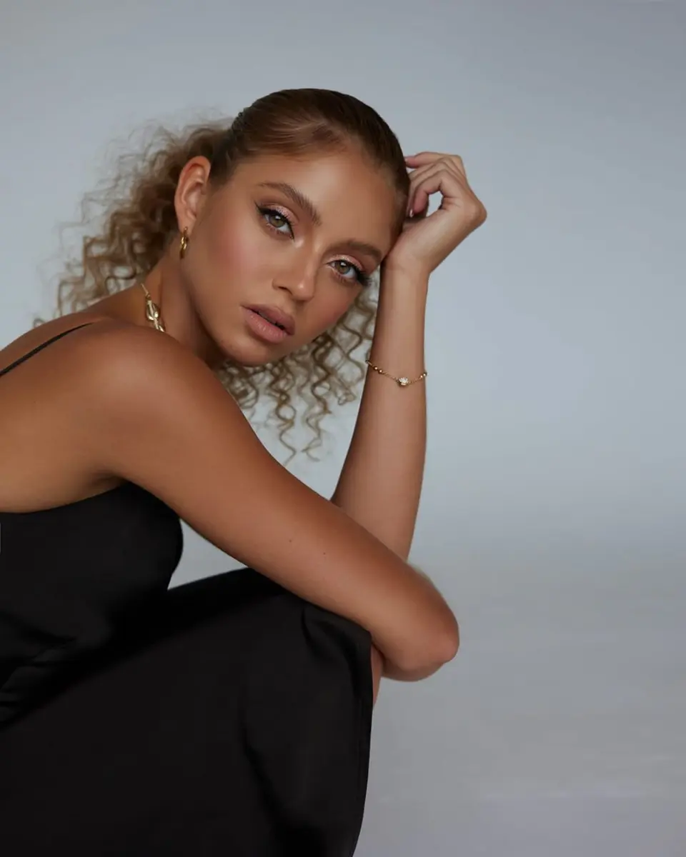 Sophia escort in Dubai