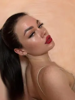 Stone escort in Dubai