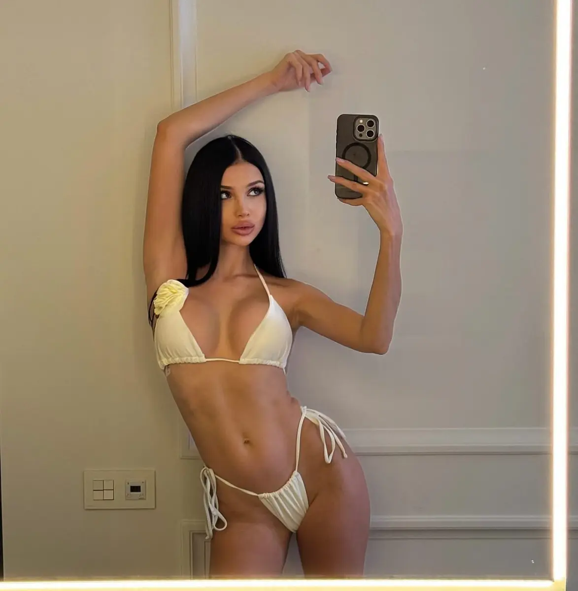 Valeria escort in Dubai