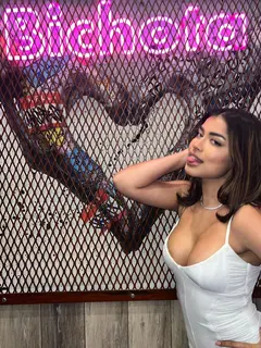 Victoria escort in Dubai