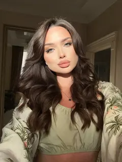 Zoey escort in Dubai